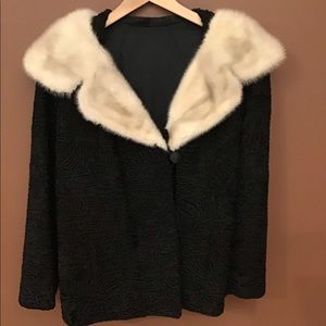 Vintage curly lambs fur coat with mink fur collar